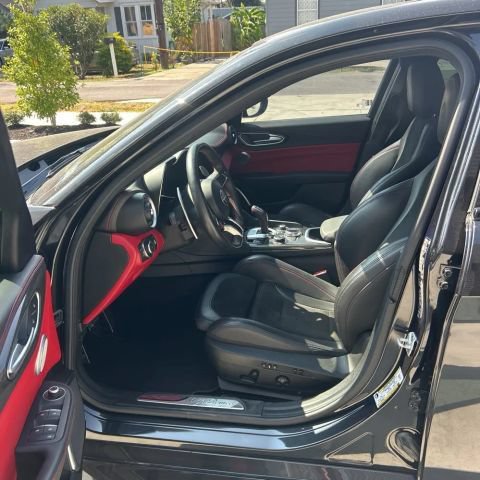 Used 2021 Alfa Romeo Giulia Quadrifoglio RWD image 2