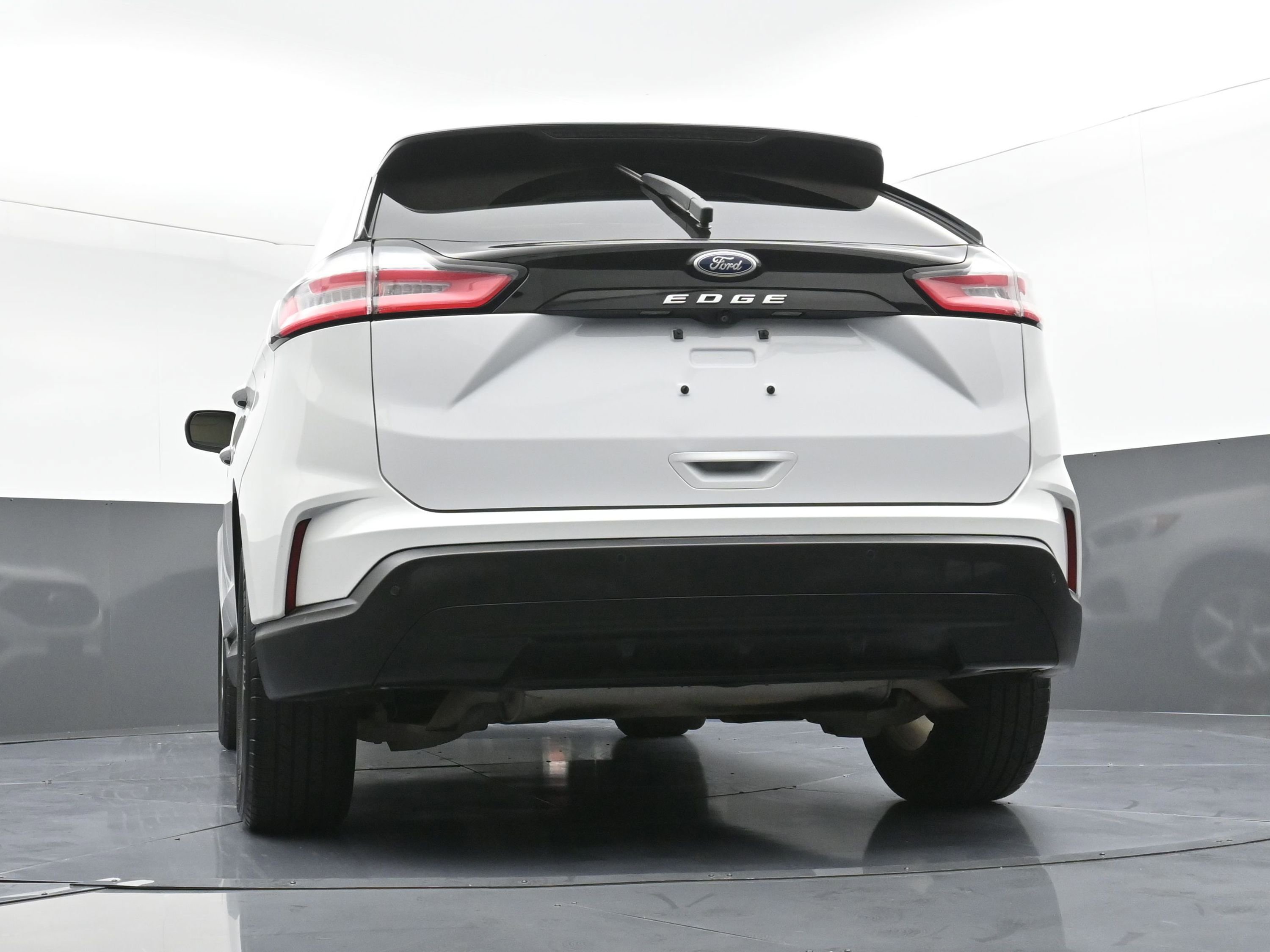 Used 2021 Ford Edge SE image 27