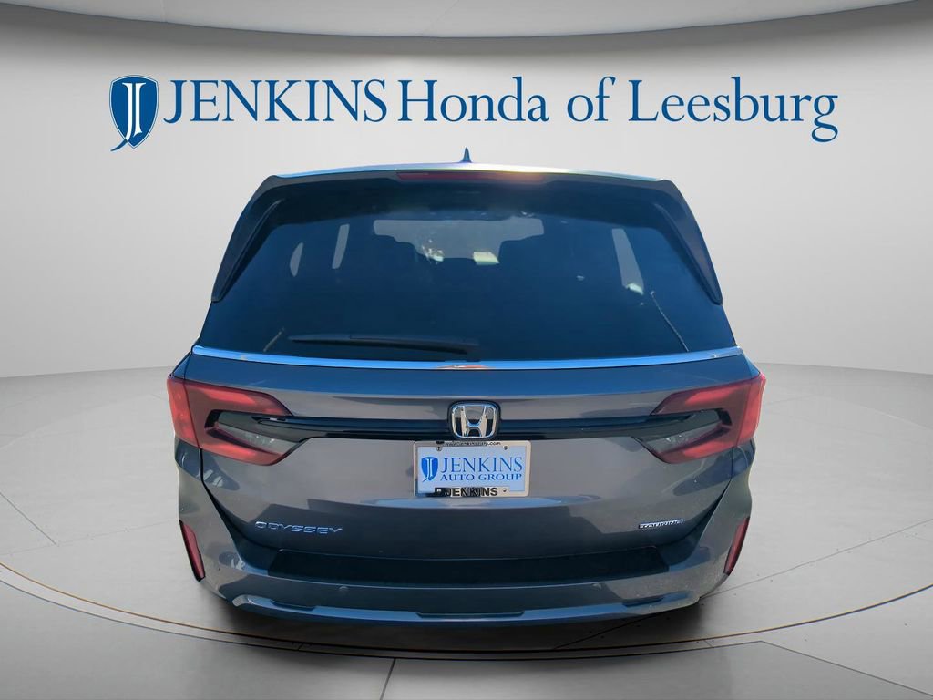 New 2026 Honda Odyssey Touring image 4