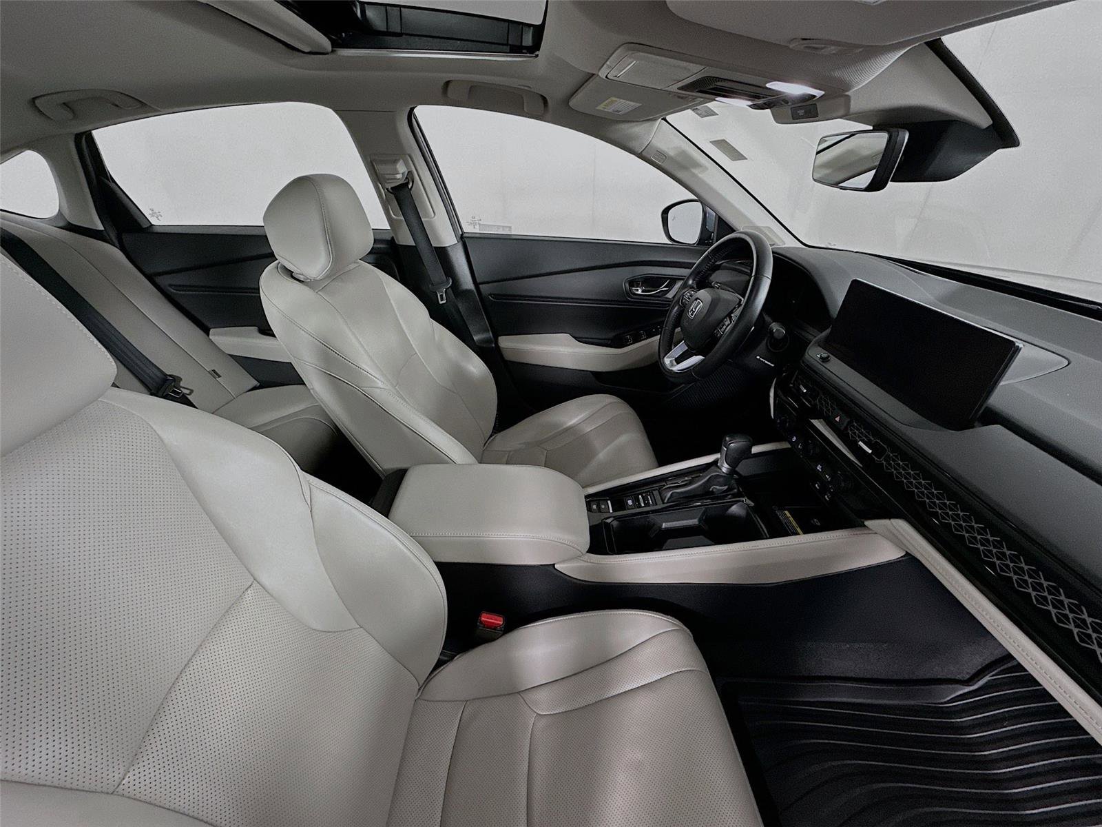 Used 2023 Honda Accord Touring image 29