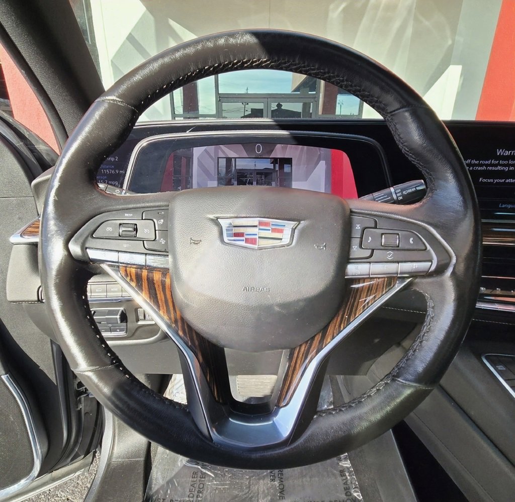 Used 2021 Cadillac Escalade Premium Luxury image 25