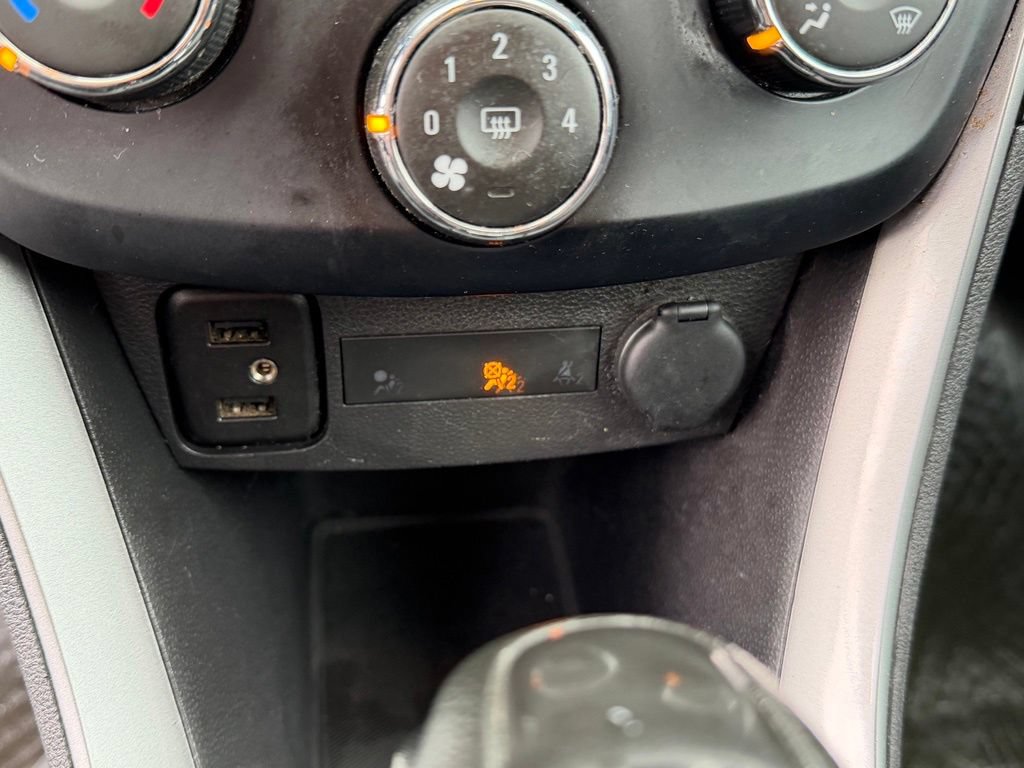 Used 2019 Chevrolet Trax LS w/ Air And Auto Package FWD image 31