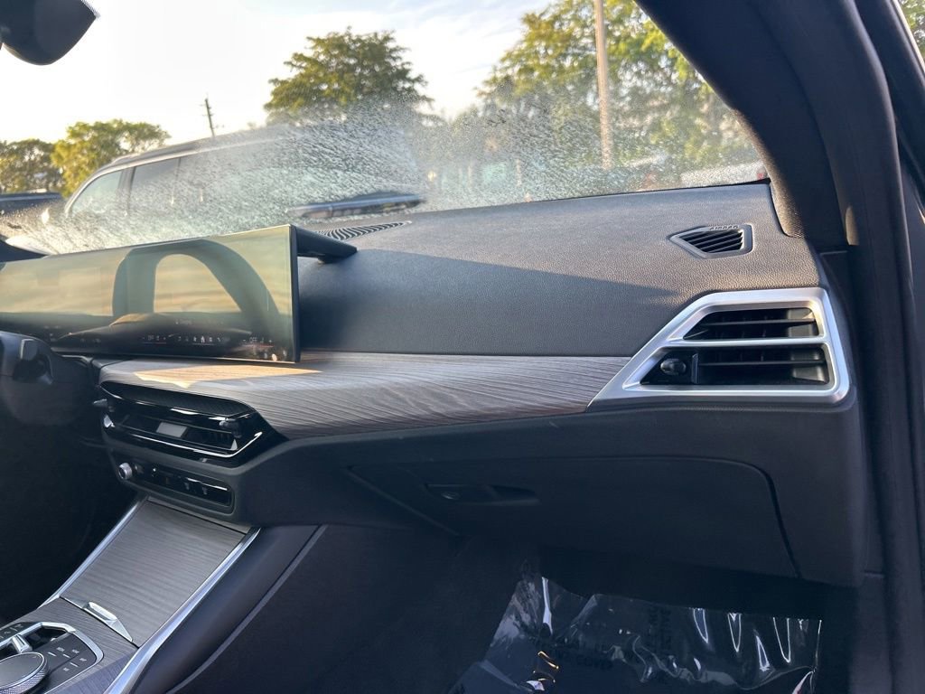 Used 2025 BMW i4 xDrive40i AWD/4WD image 24