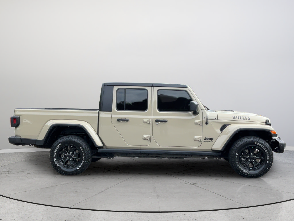 Used 2022 Jeep Gladiator Sport AWD/4WD image 9