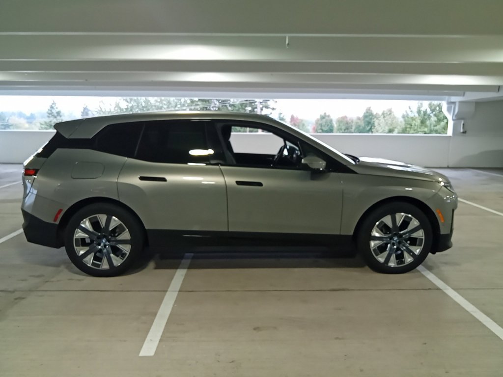 Certified 2024 BMW iX xDrive50 AWD/4WD image 4