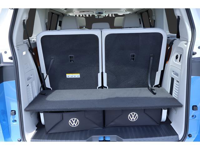 Certified 2025 Volkswagen ID. Buzz 1st Edition RWD image 17