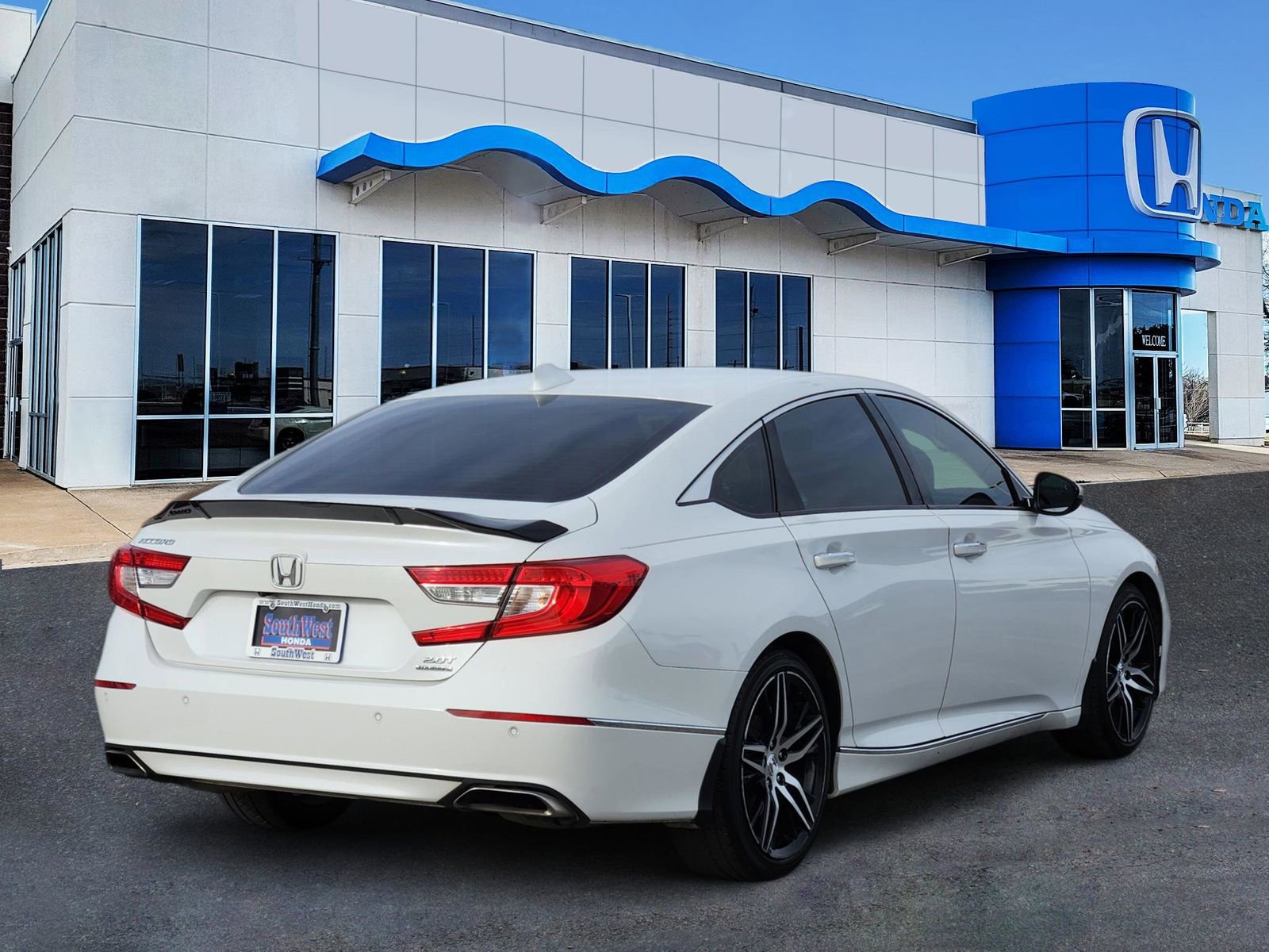 Used 2021 Honda Accord Touring image 5