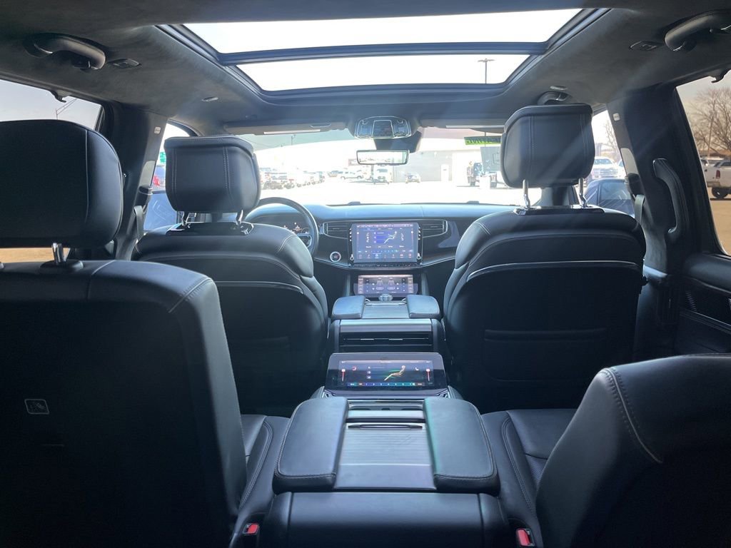 Used 2022 Jeep Grand Wagoneer Series II w/ Convenience Group III image 34
