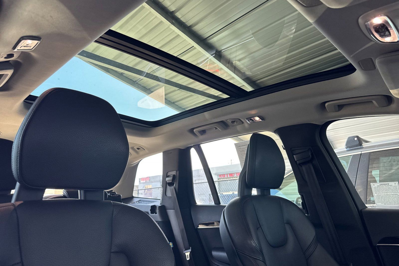 Used 2017 Volvo XC90 T6 Momentum AWD/4WD image 19