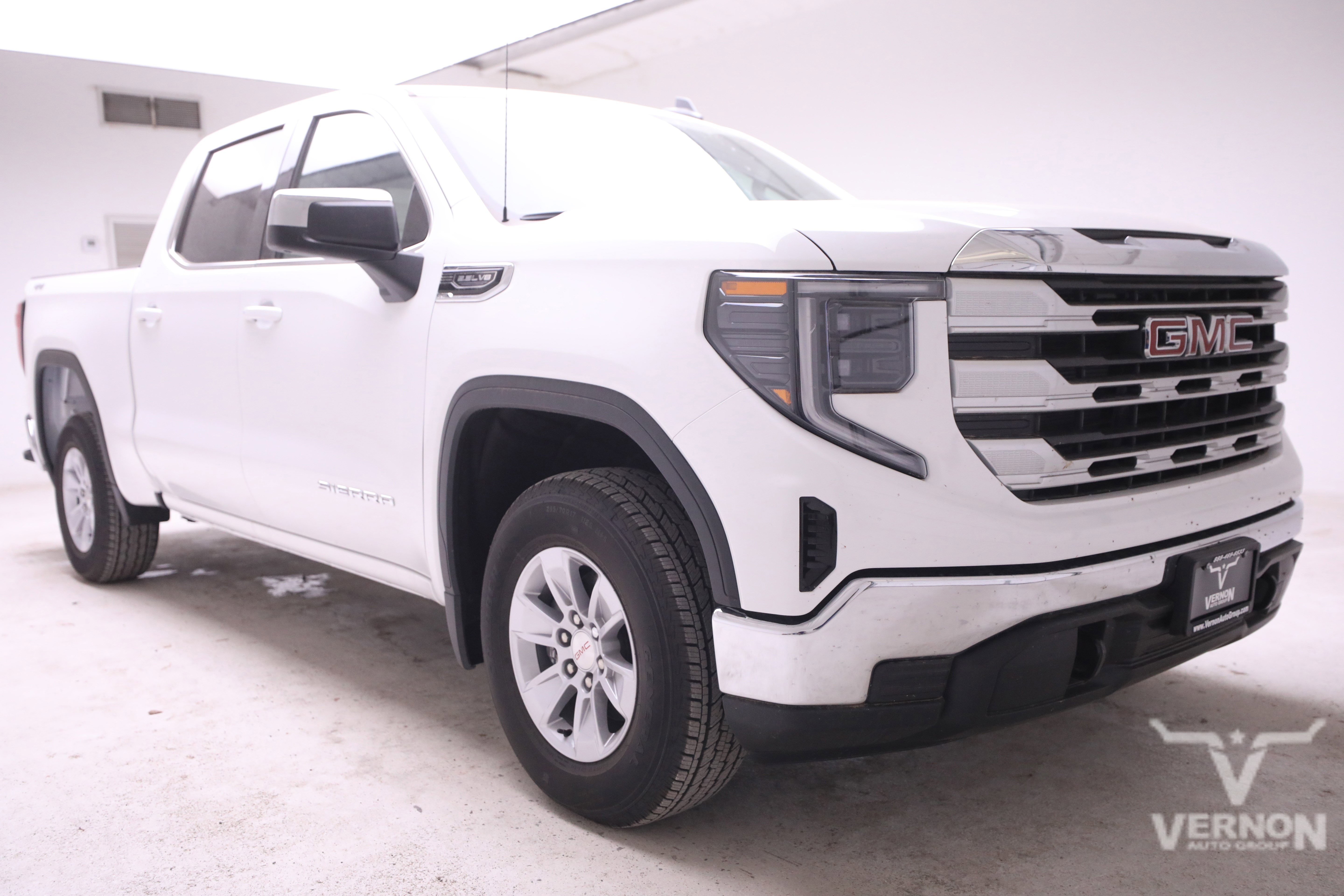 New 2026 GMC Sierra 1500 SLE image 7