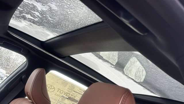 New 2025 Toyota Crown Signia w/ Advanced Technology Package image 11