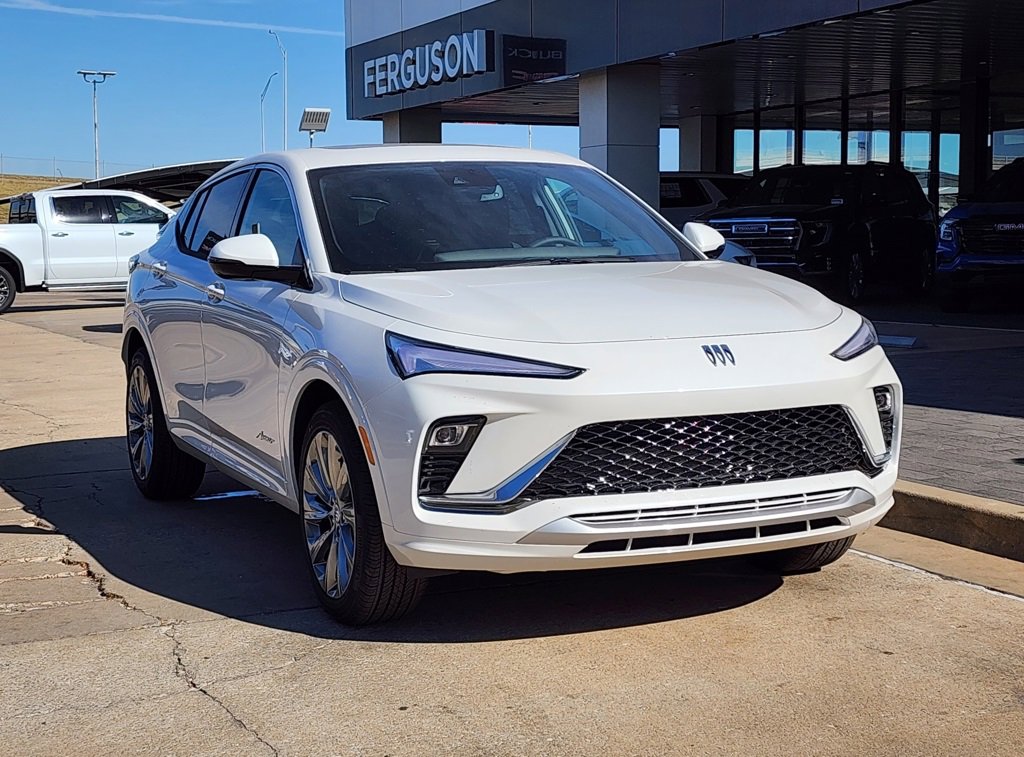 New 2026 Buick Envista Avenir image 2