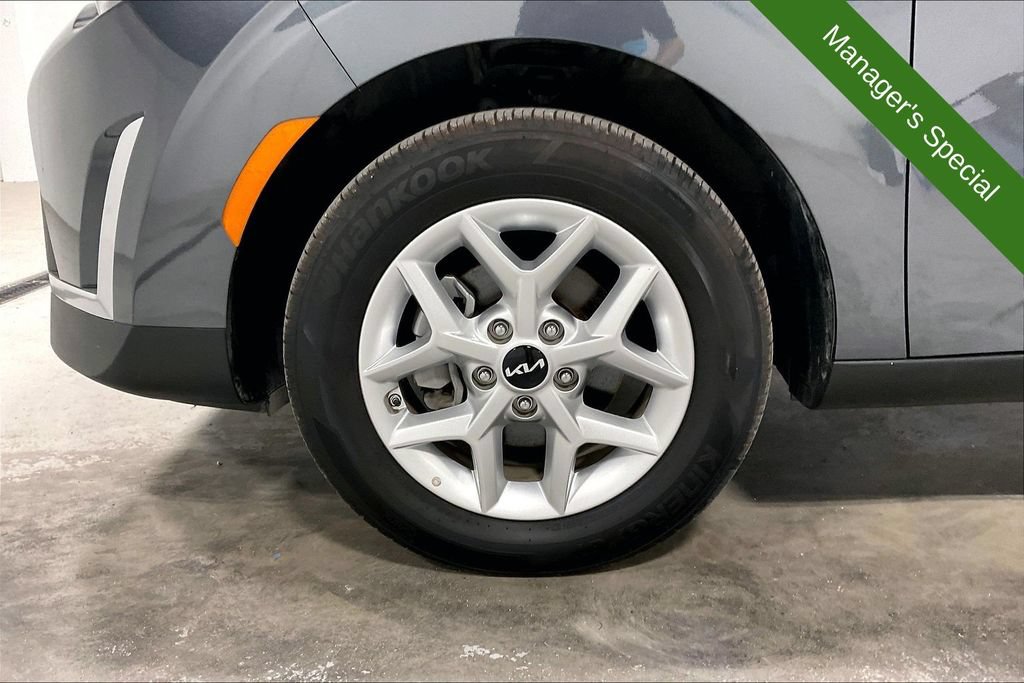 Used 2025 Kia Soul LX w/ LX Technology Package FWD image 10