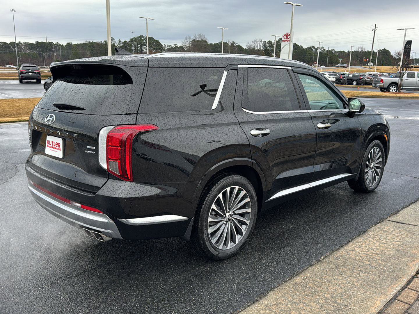 Used 2024 Hyundai Palisade Calligraphy image 5