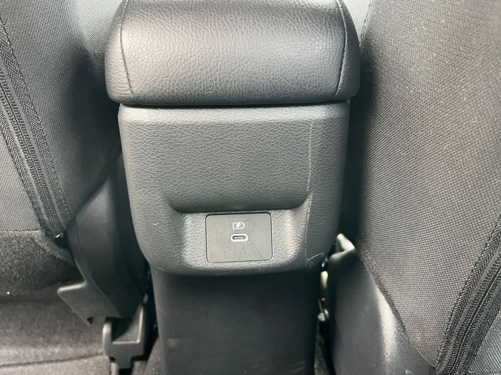 Used 2025 Nissan Versa SV FWD image 22