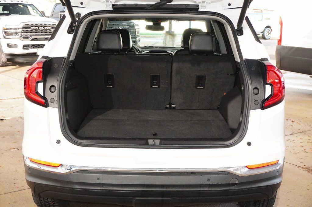 Used 2022 GMC Terrain SLT w/ Tech Package image 26