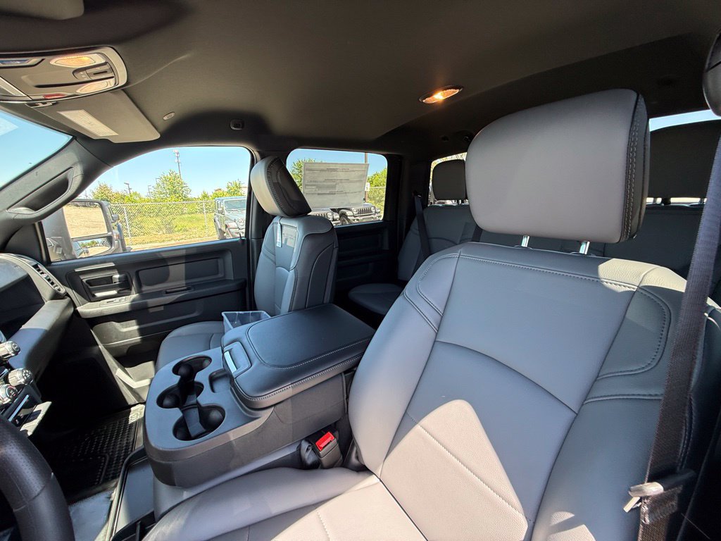 New 2026 RAM 3500 Tradesman AWD/4WD image 13