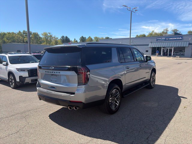 Used 2025 Chevrolet Suburban Z71 AWD/4WD image 7