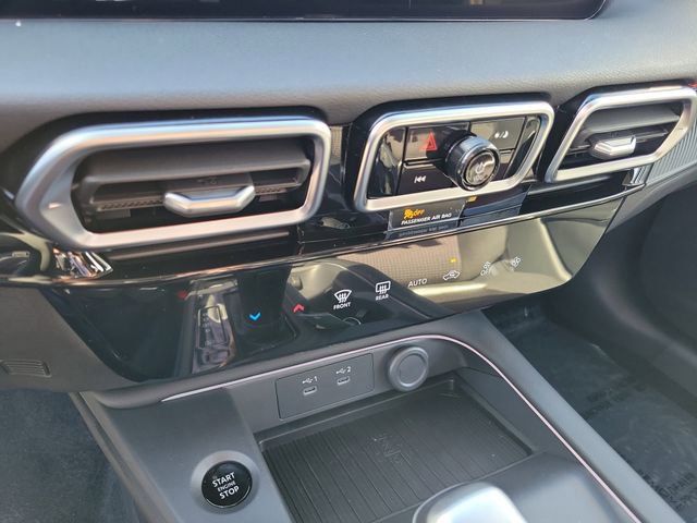 New 2026 Nissan Sentra SR w/ Floor Mat Package image 17