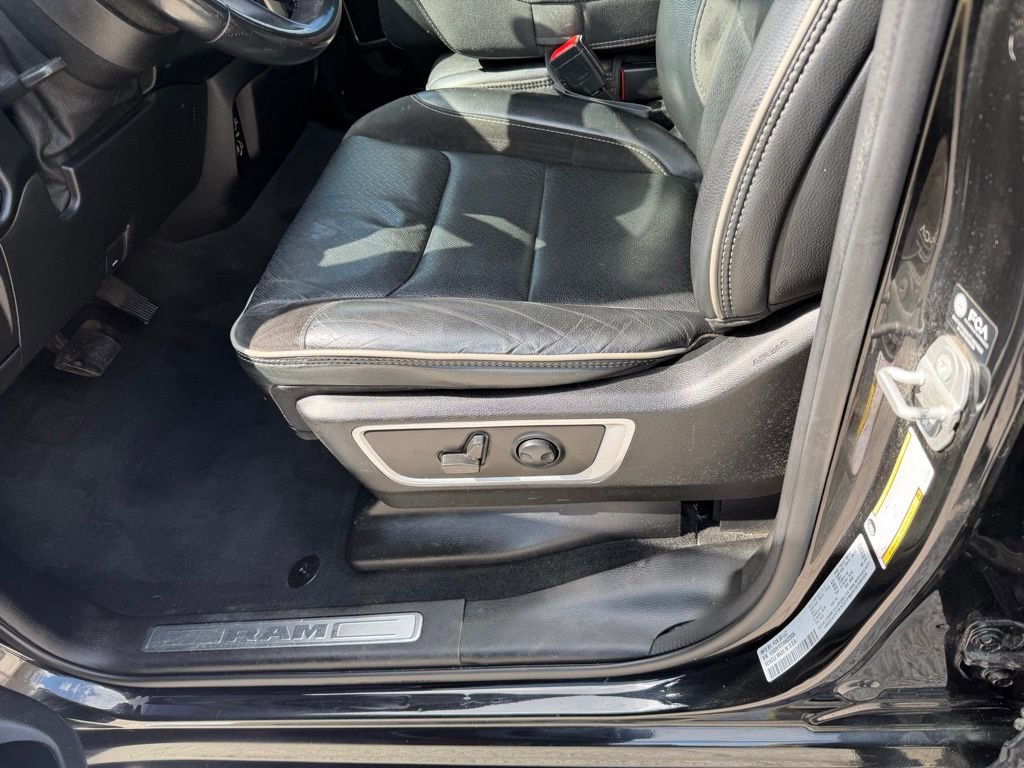 Used 2022 RAM 1500 Laramie AWD/4WD image 17