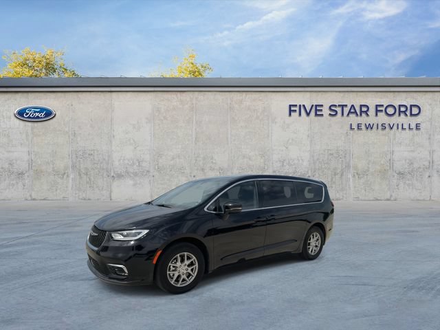 Used 2025 Chrysler Pacifica Select FWD image 4