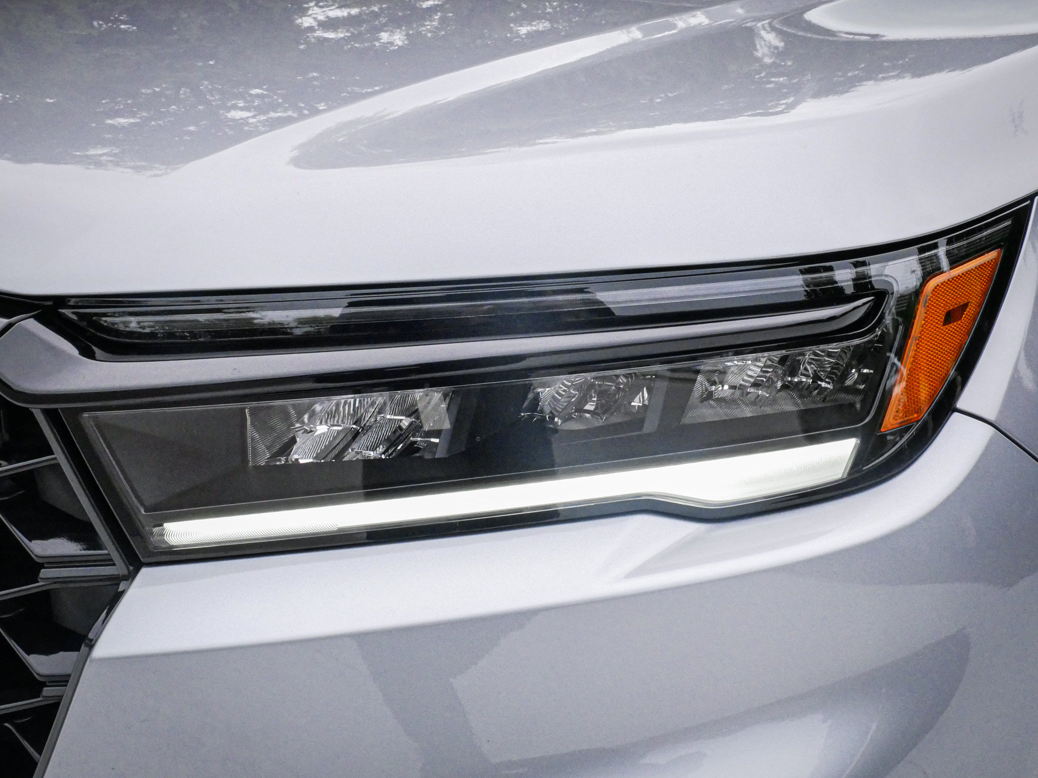 Used 2025 Honda Pilot TrailSport image 6