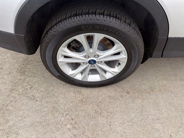 Used 2018 Ford Escape SEL w/ Ford Safe & Smart Package AWD/4WD image 9