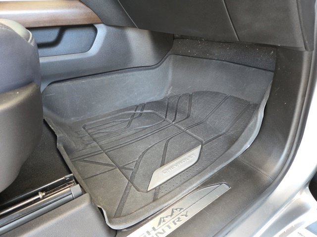 Used 2024 Chevrolet Silverado 1500 High Country AWD/4WD image 17