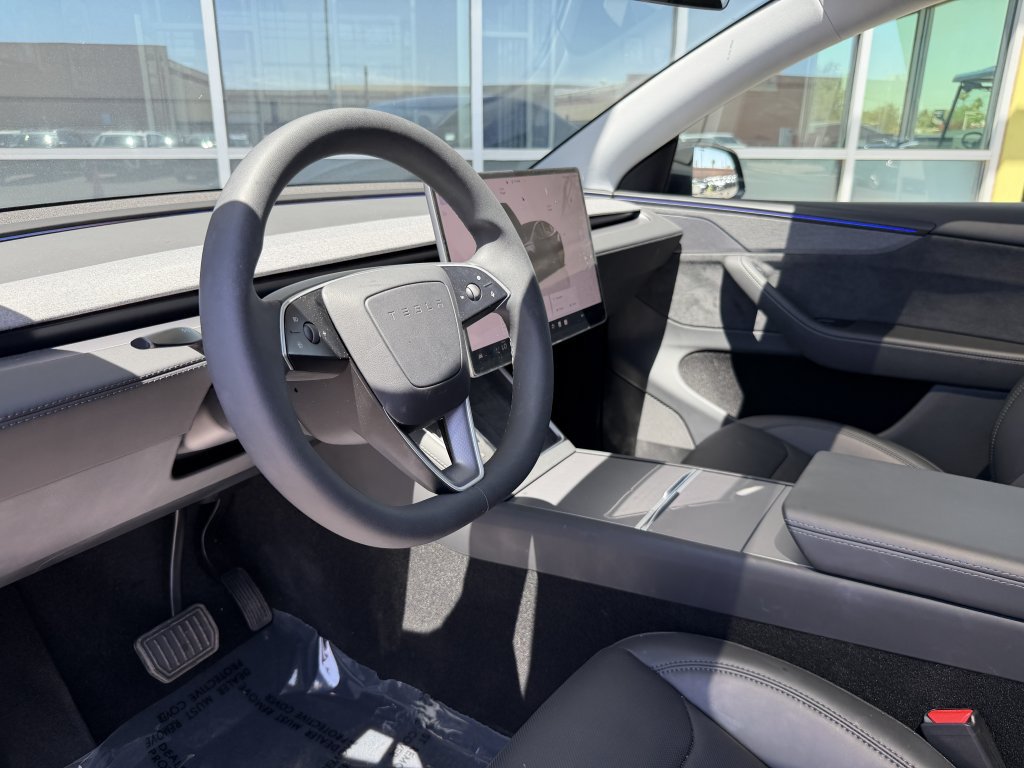 Used 2026 Tesla Model Y Long Range RWD image 36