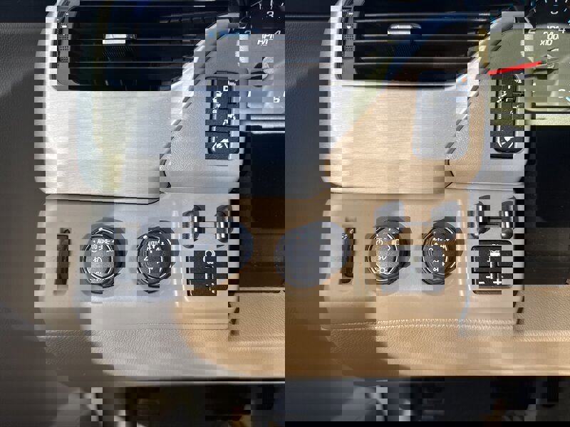 Used 2017 GMC Yukon SLT w/ Open Road Package image 42