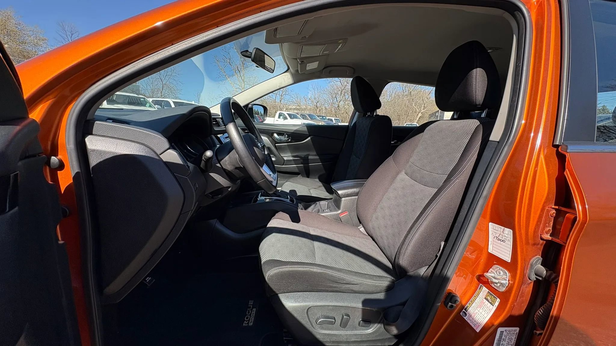 Used 2017 Nissan Rogue Sport SV w/ SV Premium Package image 2