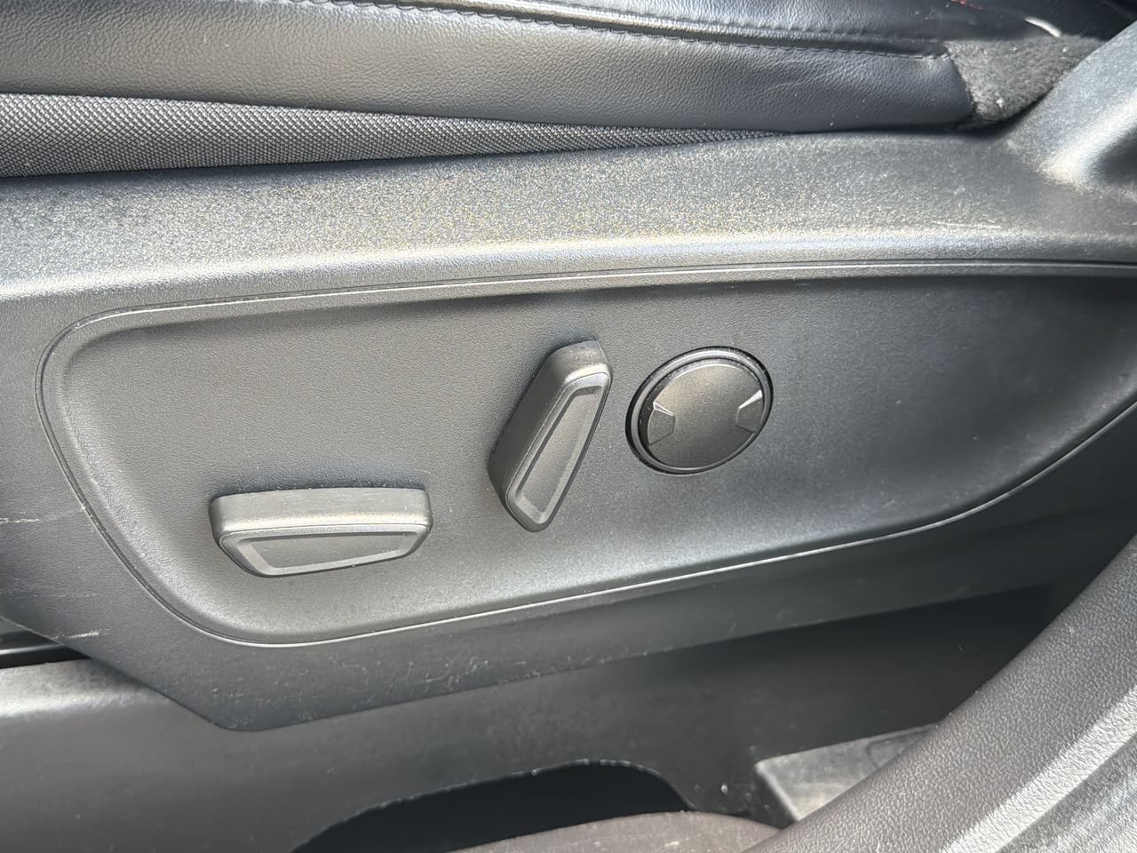 Used 2024 Ford Escape ST-Line FWD image 19