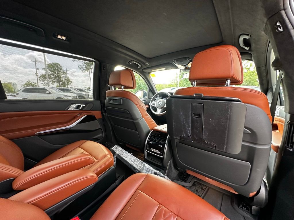 Used 2020 BMW X7 M50i image 30