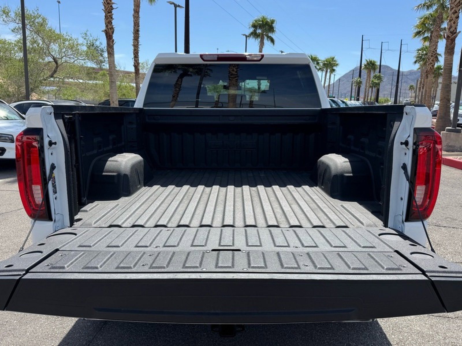 Used 2025 GMC Sierra 1500 AT4 AWD/4WD image 19