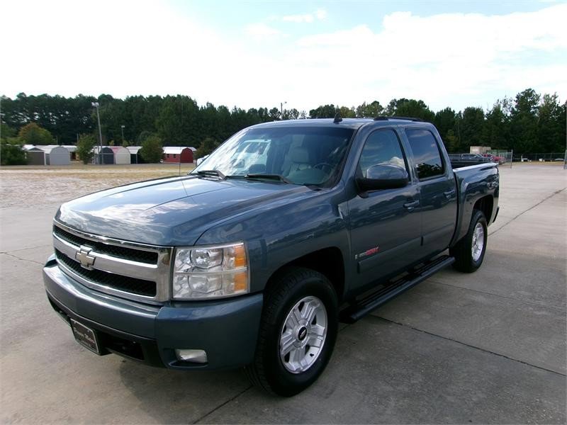 Used 2007 Chevrolet Silverado 1500 LTZ w/ Safety Package image 3