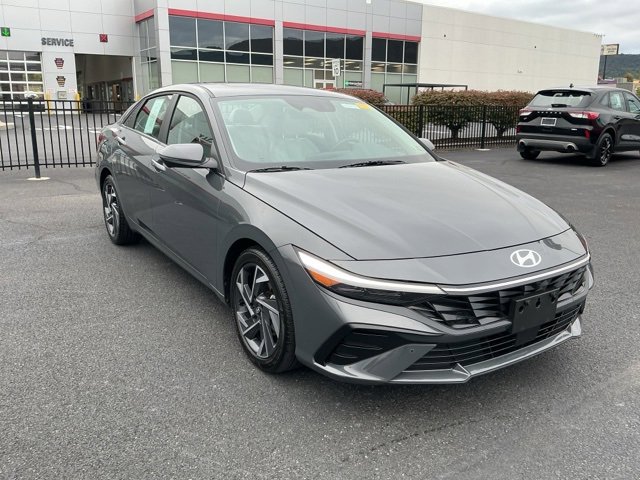 Certified 2024 Hyundai Elantra Limited image 3