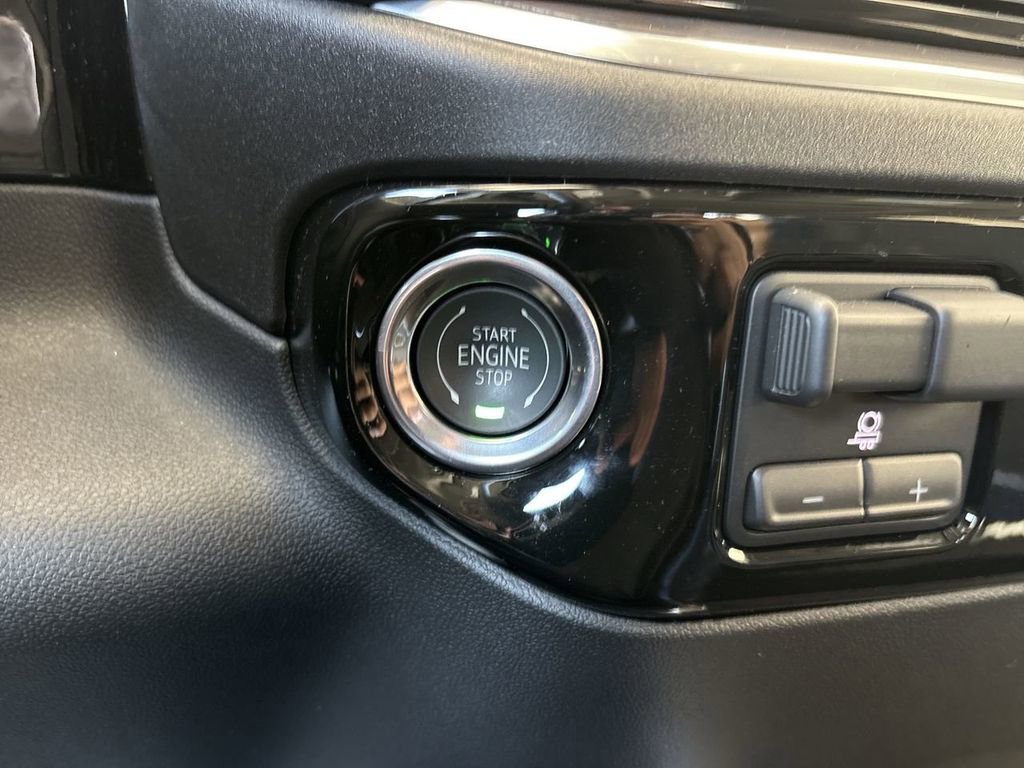 Certified 2026 GMC Sierra 2500 SLT w/ SLT Convenience Package image 17