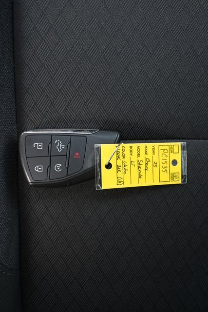 Used 2025 Chevrolet Silverado 1500 LT image 28