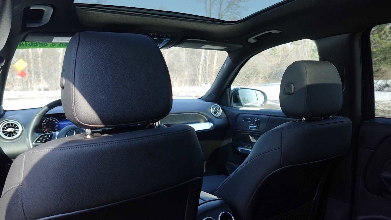 Used 2026 Mercedes-Benz GLB 250 4MATIC image 27