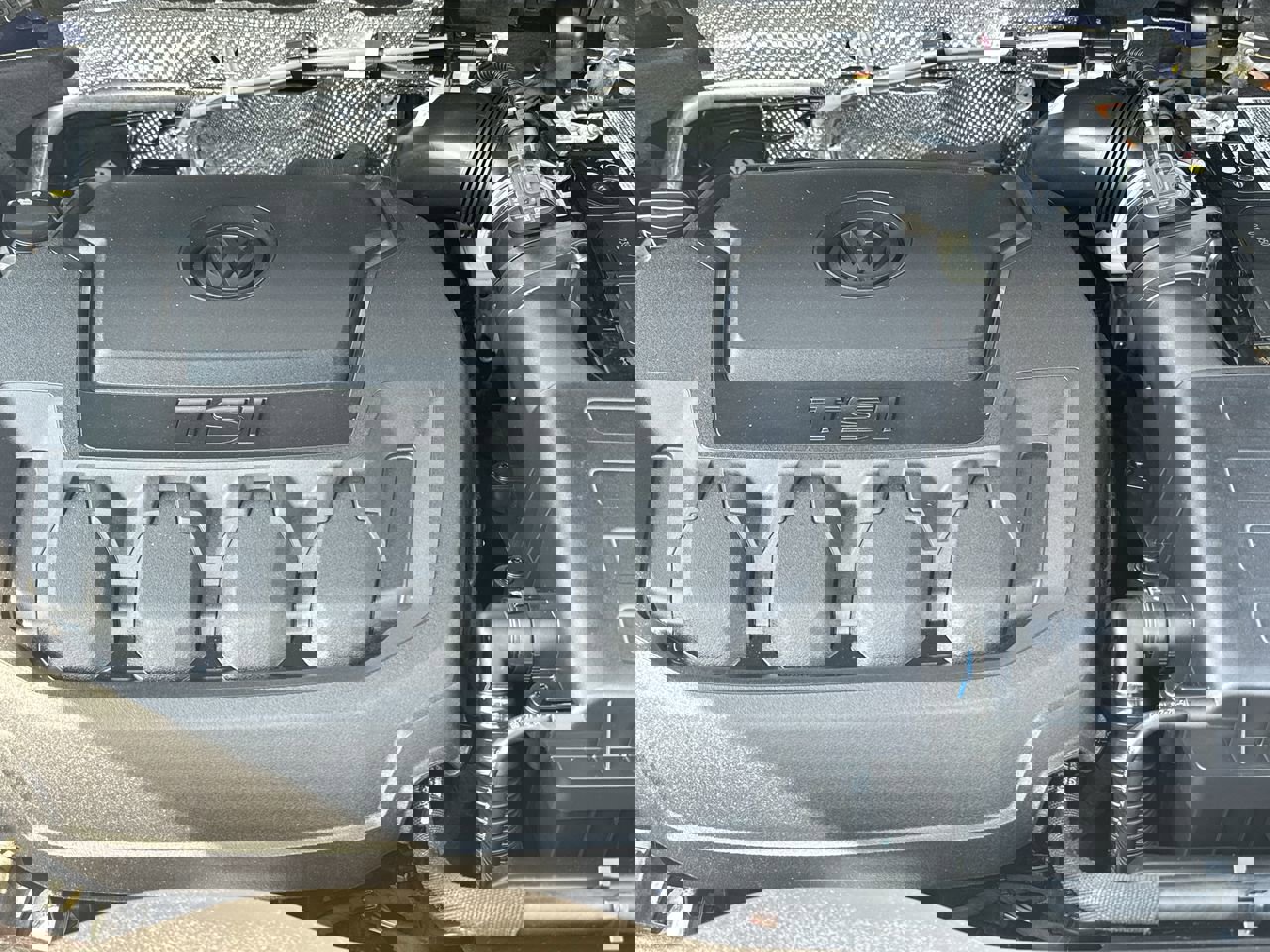 Used 2023 Volkswagen Tiguan SE image 11