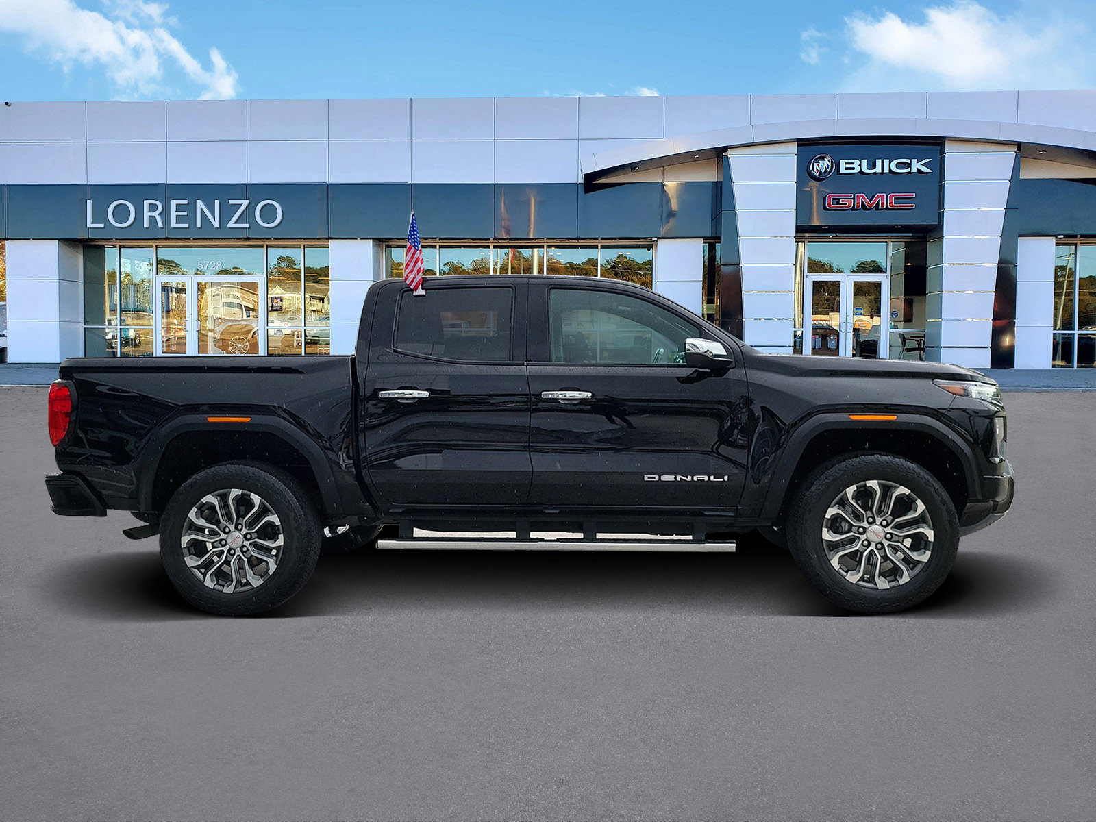 Used 2023 GMC Canyon Denali image 4