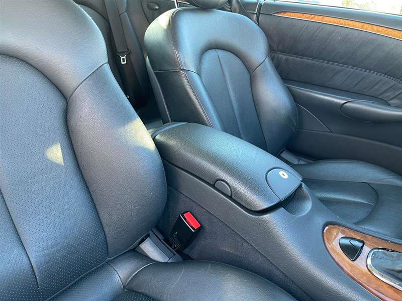 Used 2004 Mercedes-Benz CLK 320 image 11