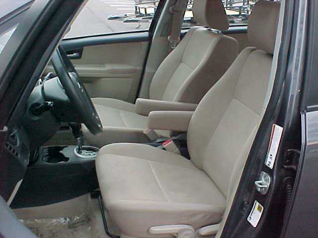 Used 2010 Suzuki SX4 LE FWD image 11
