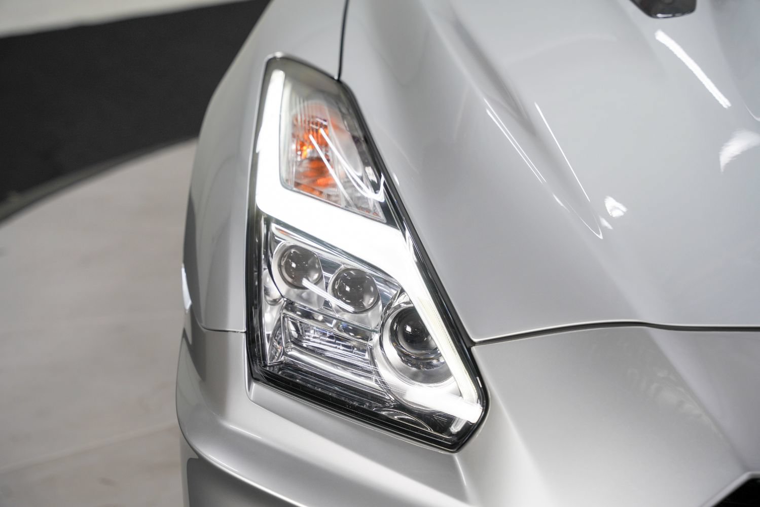 Used 2018 Nissan GT-R NISMO AWD/4WD image 12