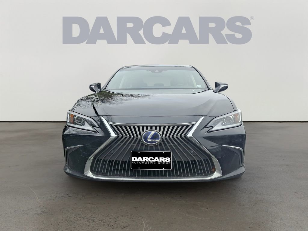 Used 2019 Lexus ES 300h w/ Luxury Package image 2
