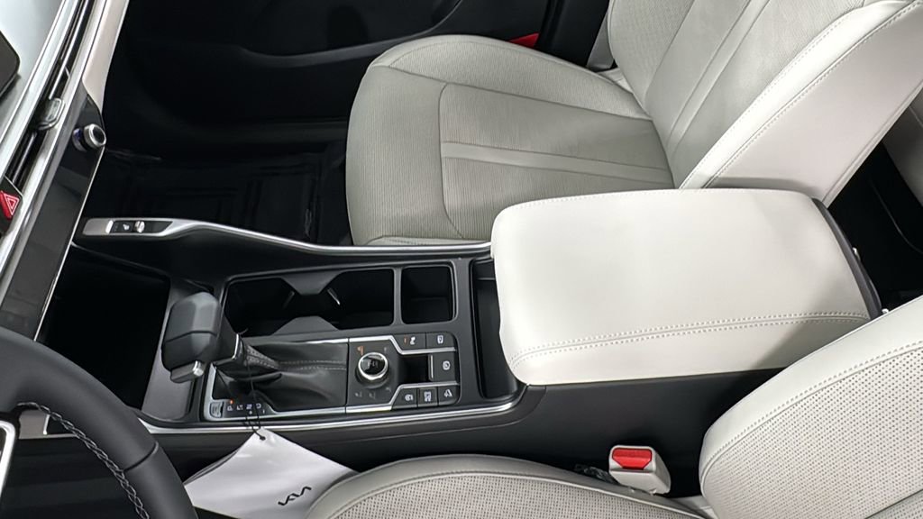 New 2025 Kia Sorento S image 33
