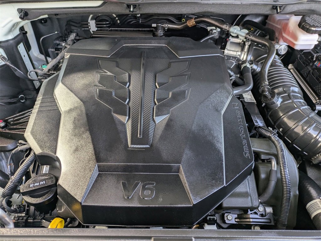 Used 2024 Kia Carnival EX image 12