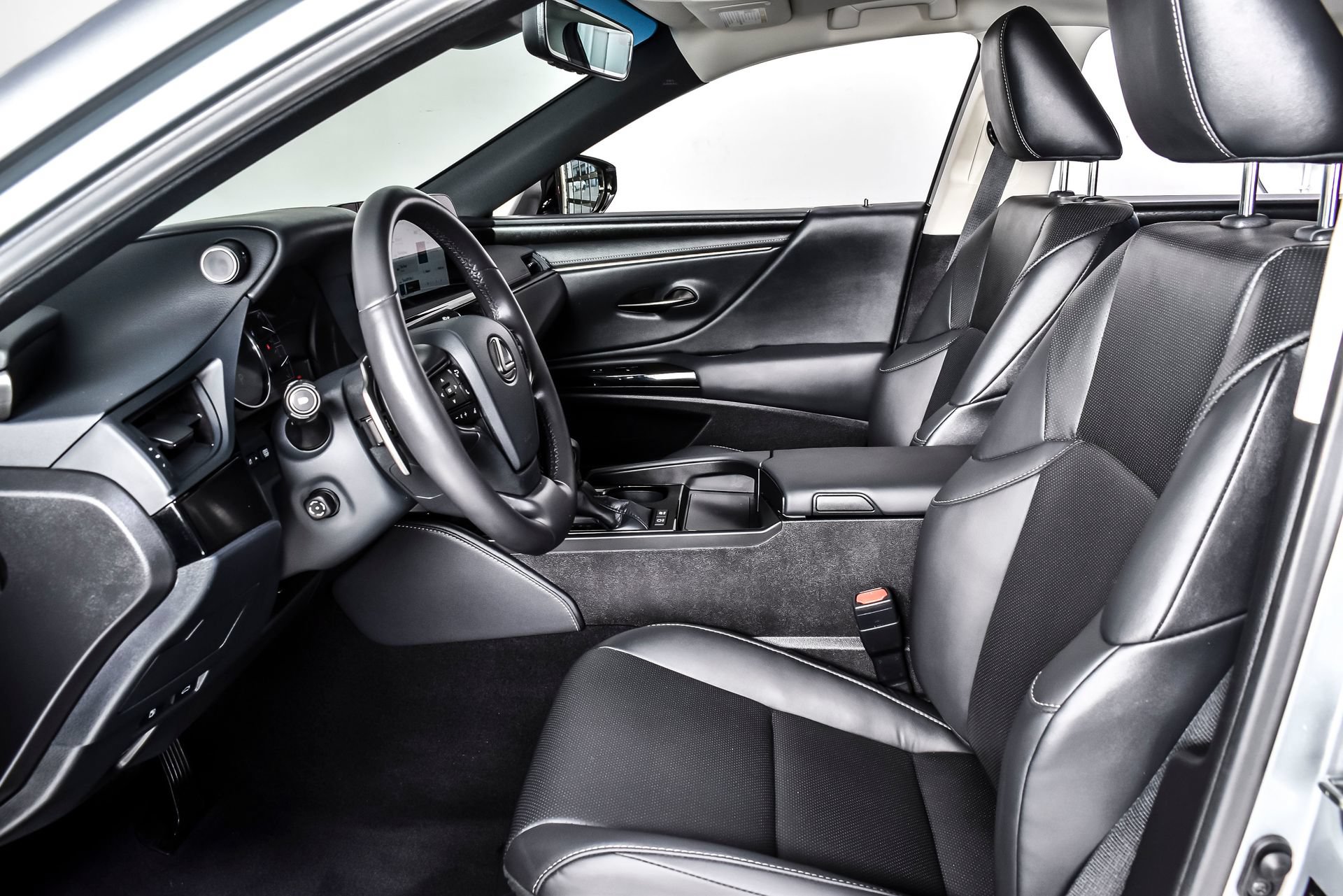 Used 2025 Lexus ES 300h w/ Premium Package FWD image 16