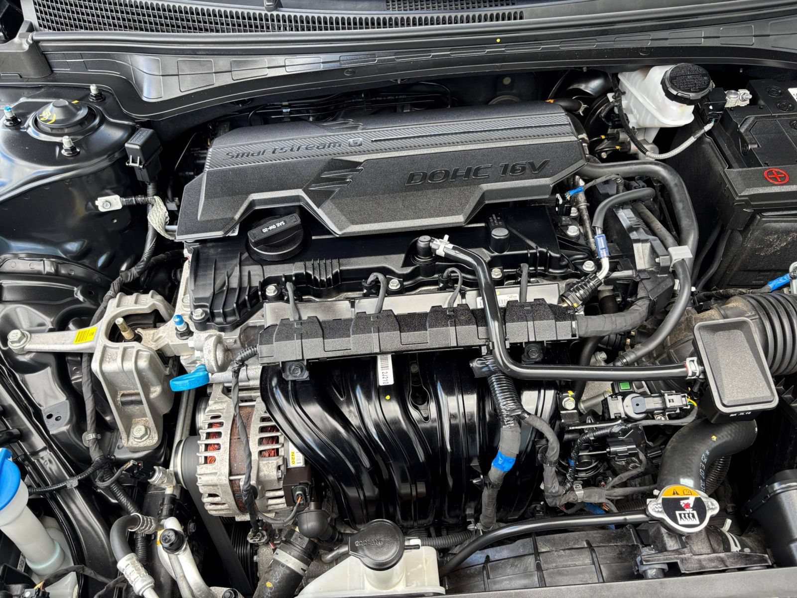 Used 2025 Hyundai Elantra SEL FWD image 29