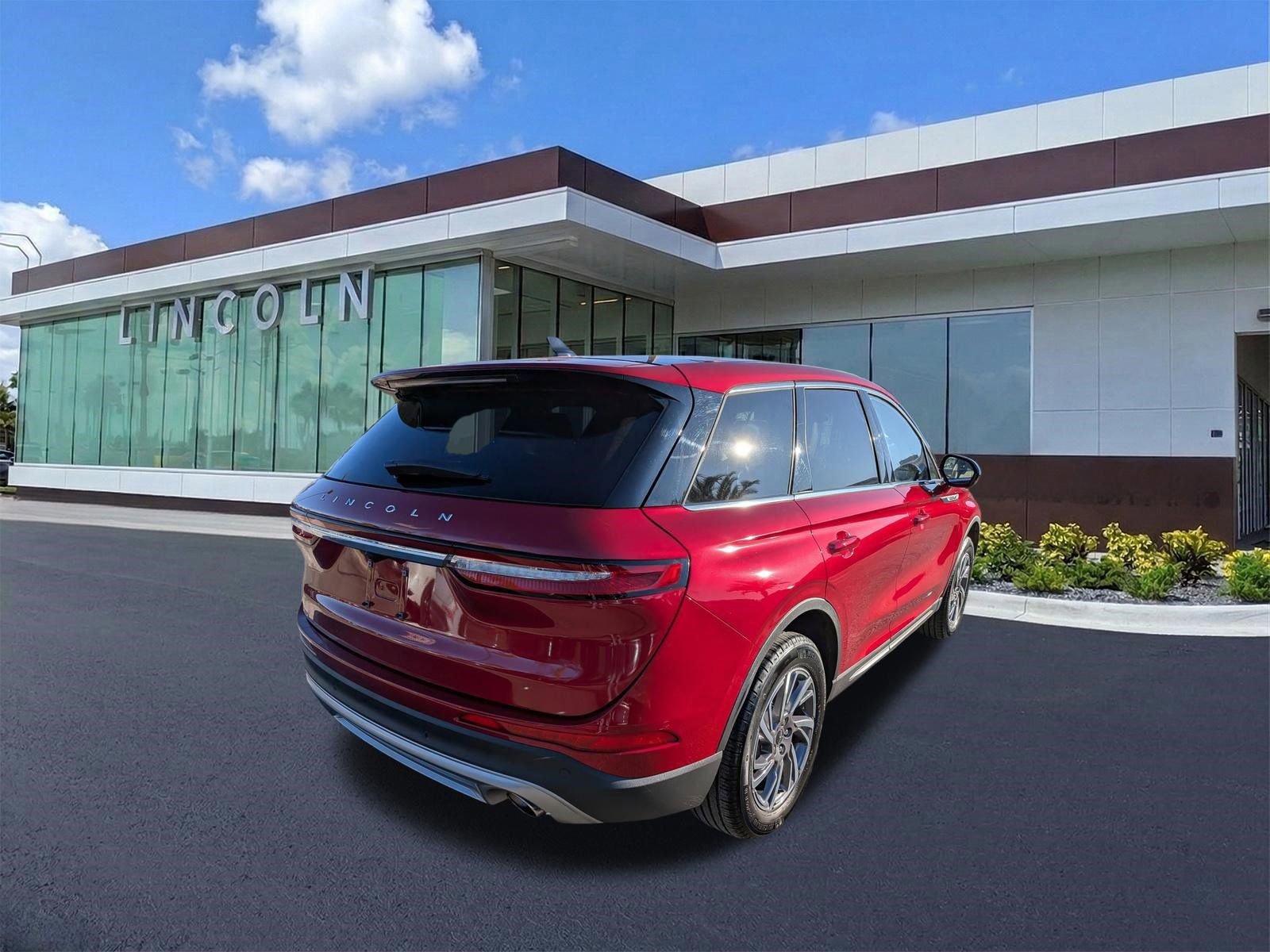 Certified 2023 Lincoln Corsair FWD w/ Equipment Group 101A image 5